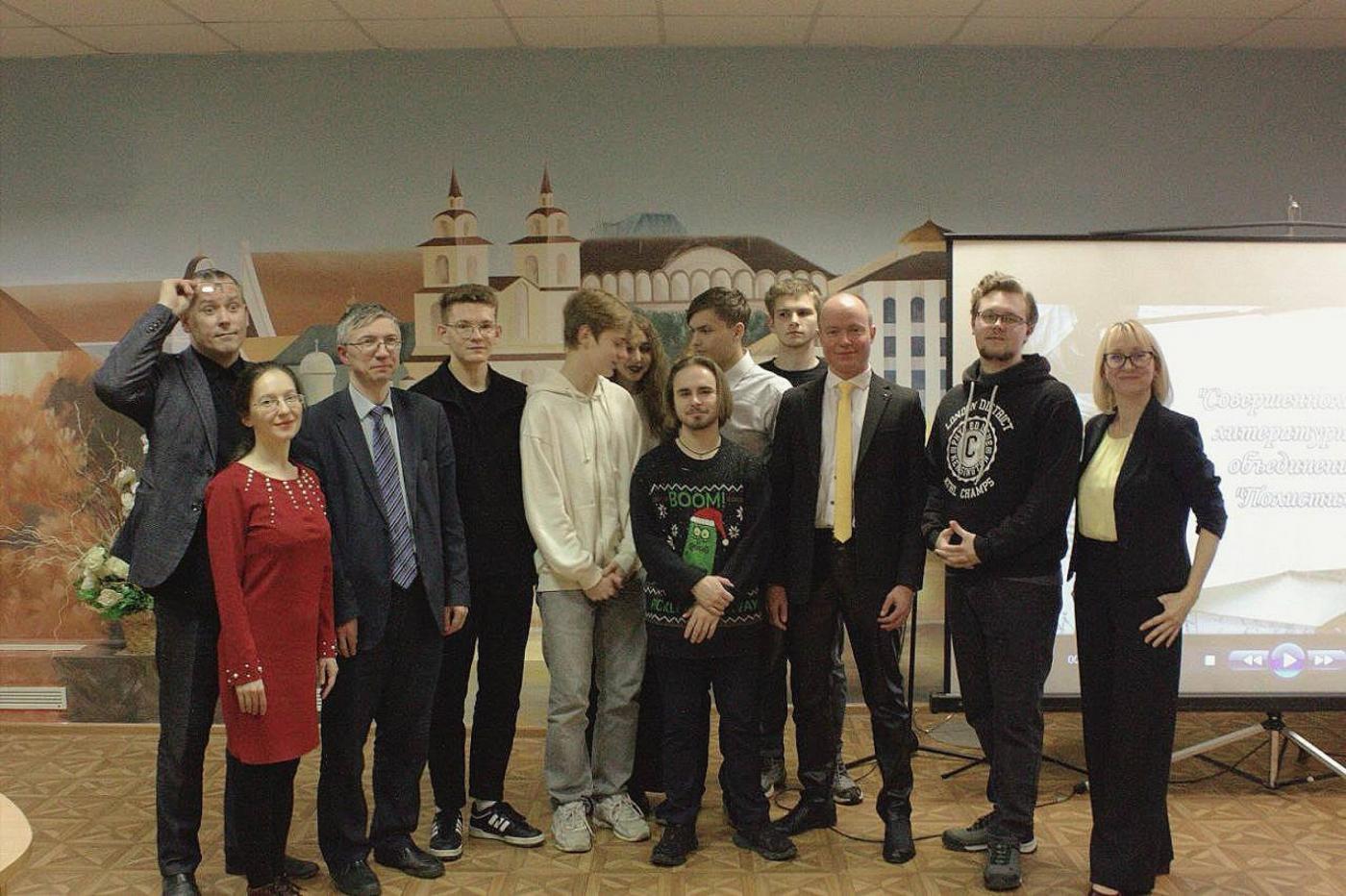 С 18-летием литературного объединения «Полистих»